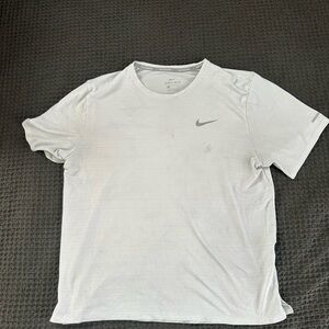 Nike Men's Classic White Tee